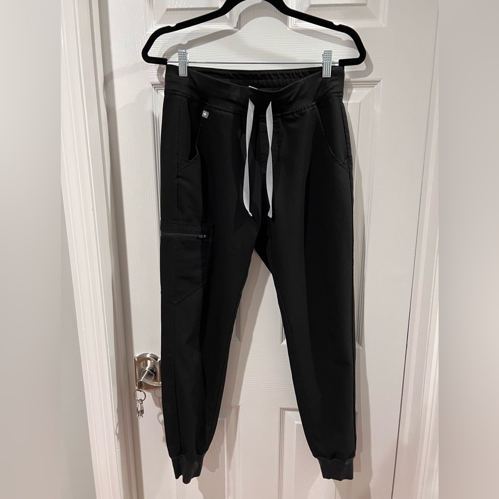 Women’s FIGS Zamora scrub pants SMALL